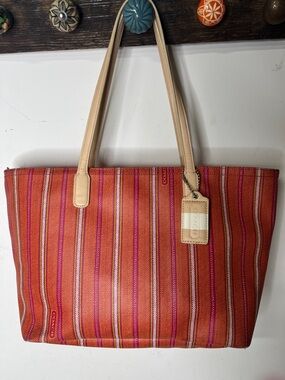 Coach Legacy Tote EUC